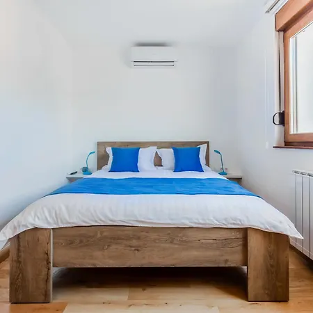 Rubik Aparthotel *